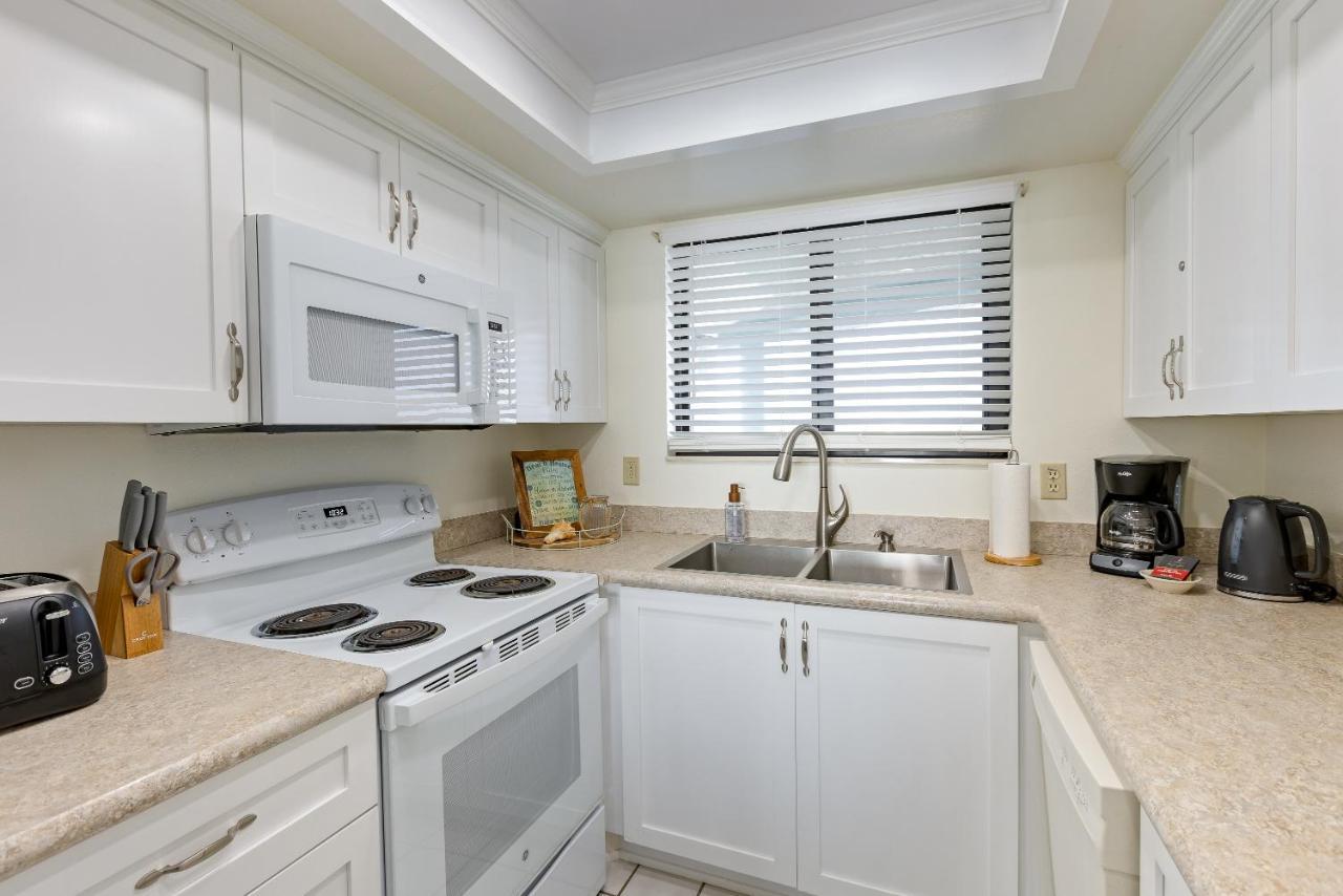 Ocean View With A Beachfront Pool At Ocean Trillium Condo ~ 403 New Smyrna Beach Kültér fotó